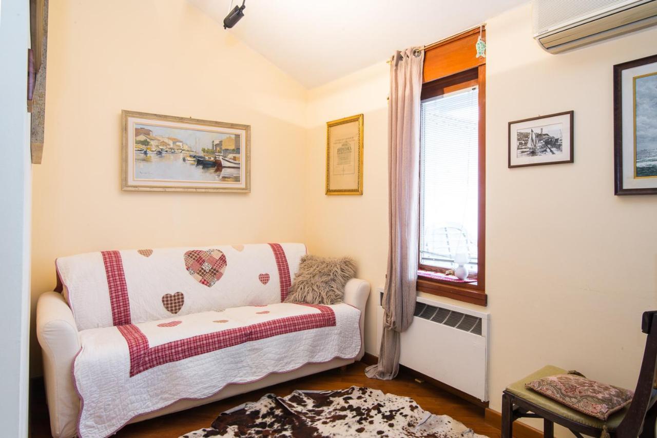 La Mansarda Delle Meraviglie B&B Superior Trieste Extérieur photo