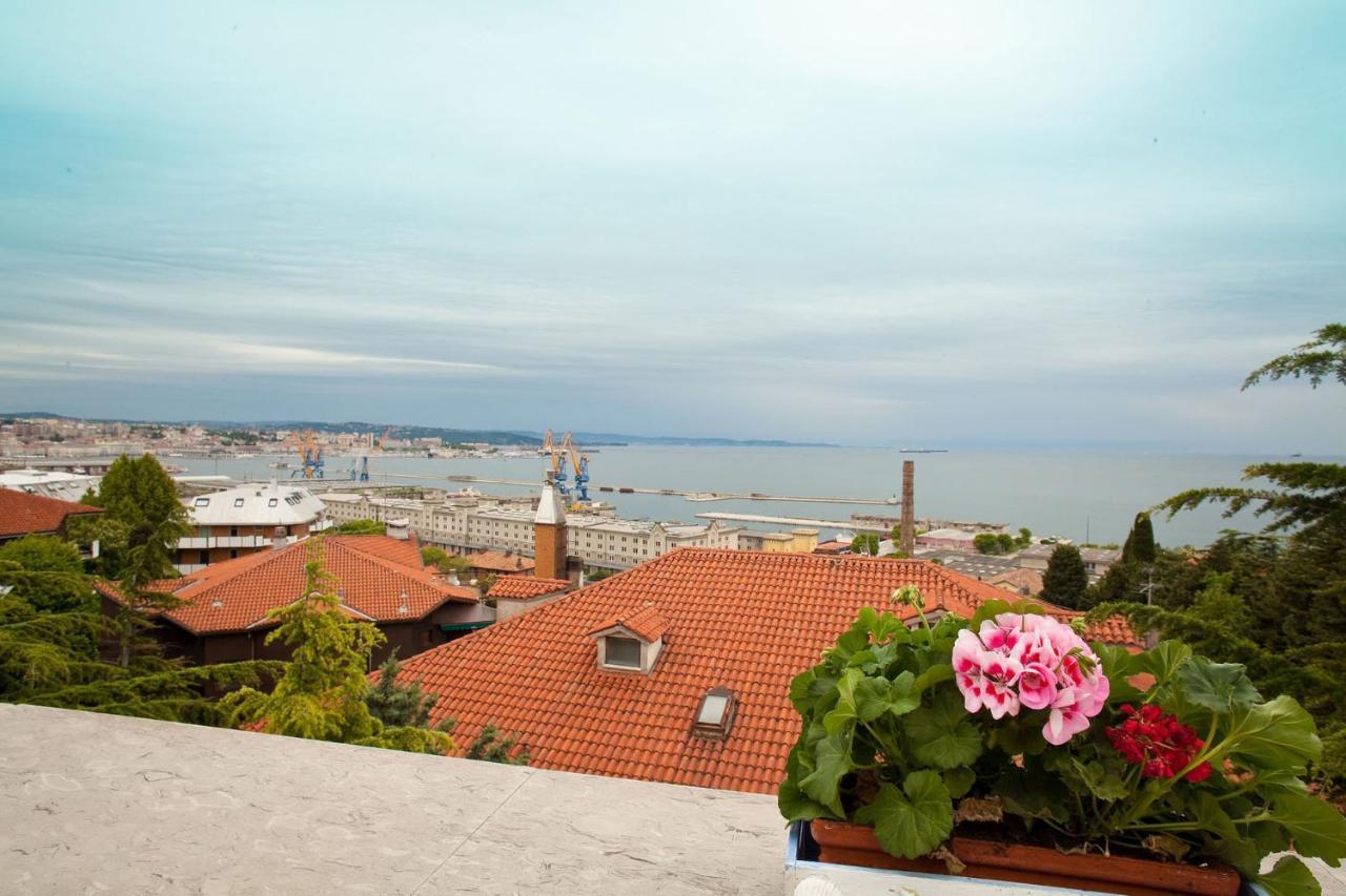 La Mansarda Delle Meraviglie B&B Superior Trieste Extérieur photo