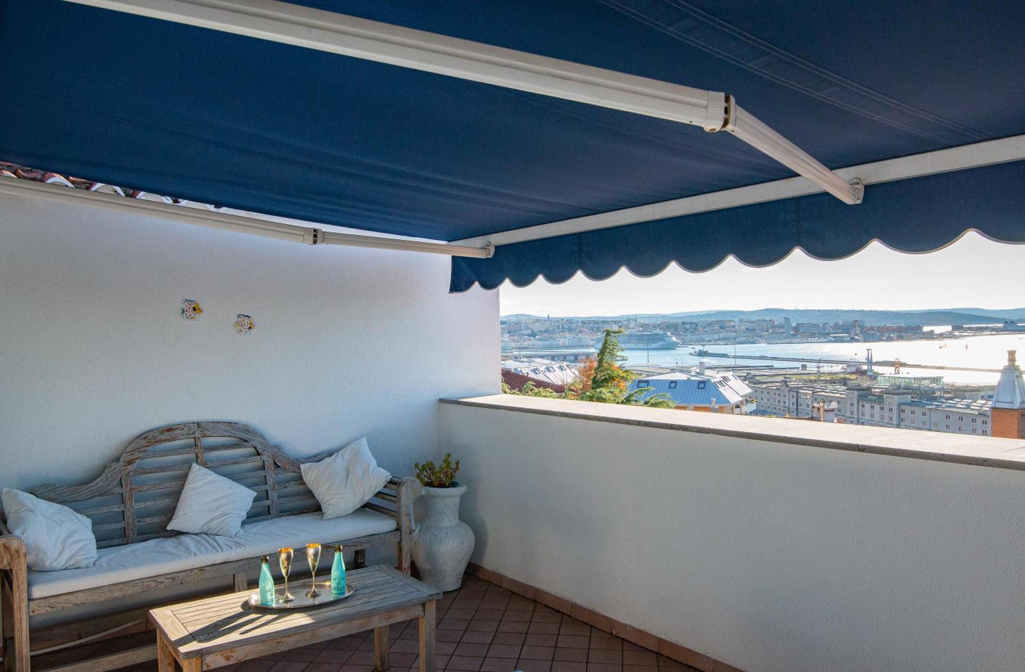 La Mansarda Delle Meraviglie B&B Superior Trieste Extérieur photo
