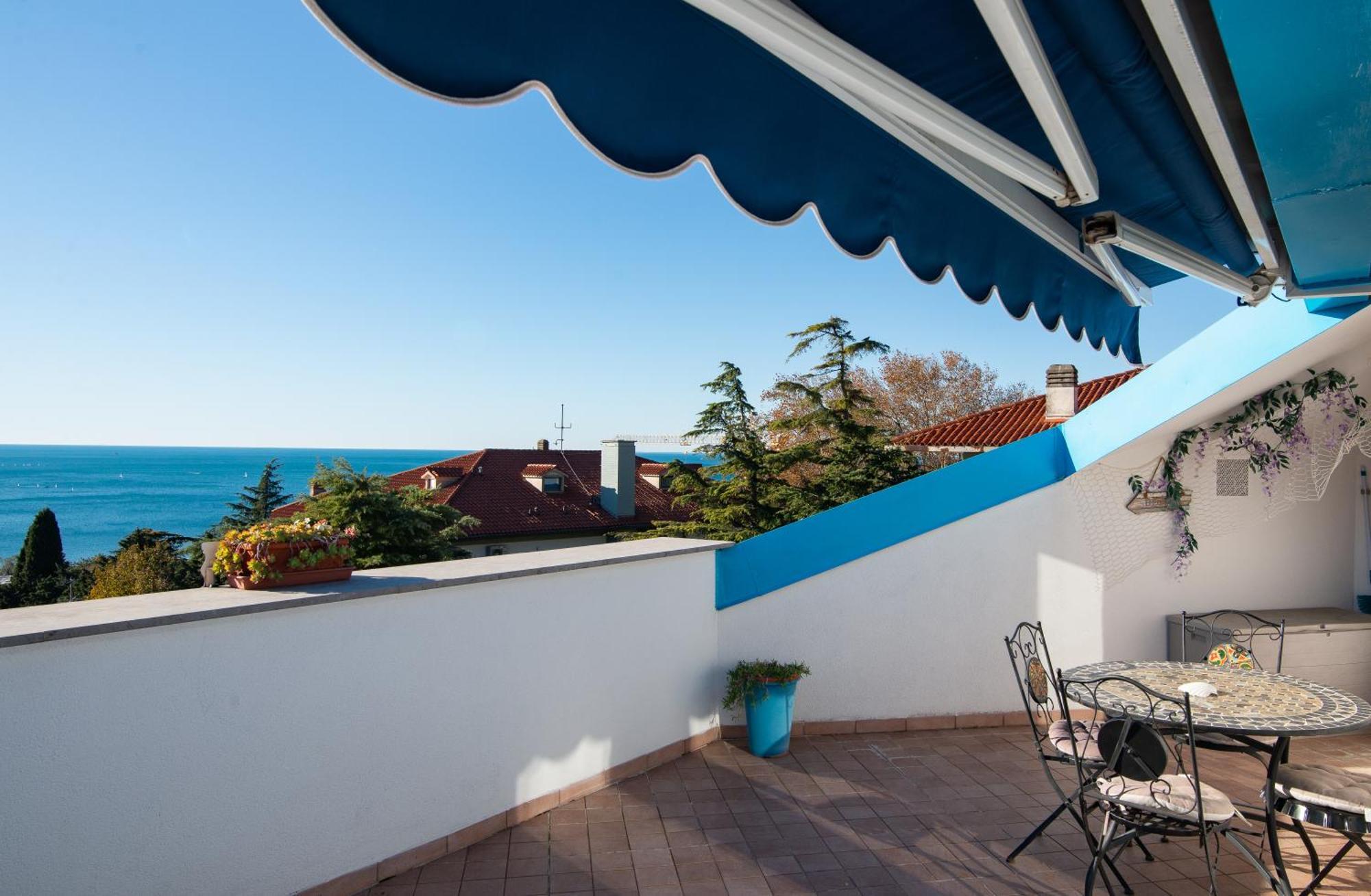La Mansarda Delle Meraviglie B&B Superior Trieste Extérieur photo